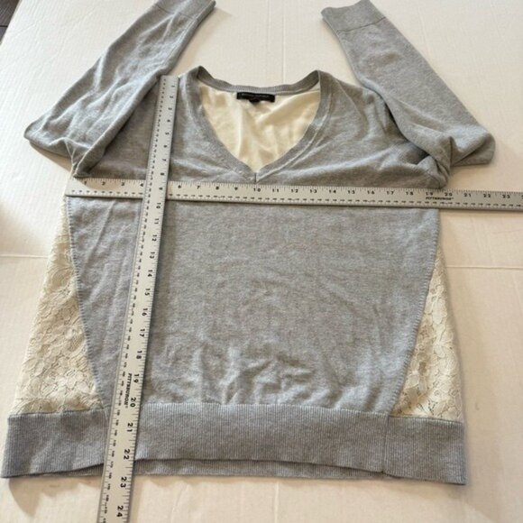 Banana Republic Factory Women's Medium Gray V Neck Sweater Lace Back Mixed Media - Picture 13 of 16
